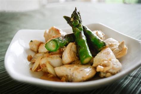 chicken-with-asparagus-poultry image