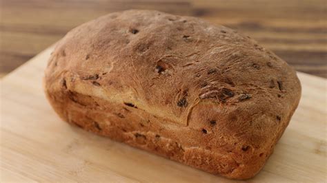 caramelized-onion-bread-recipe-the-cooking-foodie image