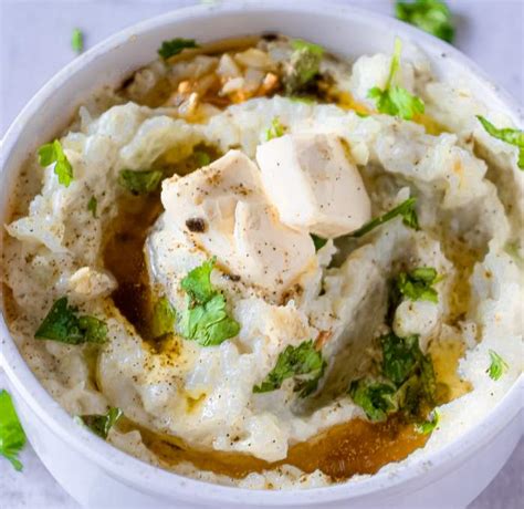 garlic-mashed-cauliflower-with-cream-cheese-and-sour image