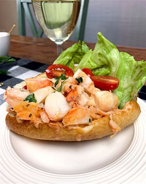 new-orleans-style-lobster-po-boy-boujeekitchen image