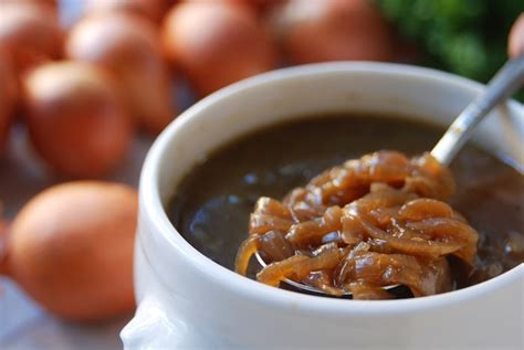 easy-vegan-french-onion-soup-recipe-elizabeth-rider image