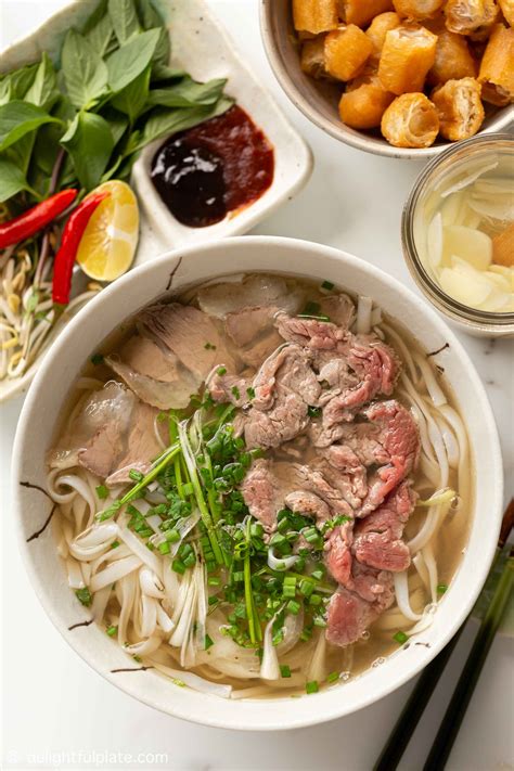 authentic-vietnamese-beef-pho-noodle-soup-phở-b image