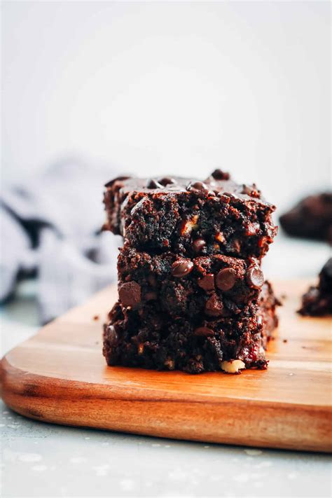 sugar-free-fudgy-walnut-brownies-primavera-kitchen image