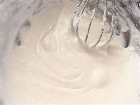 vanilla-ginger-buttercream-frosting-friendship-bread image