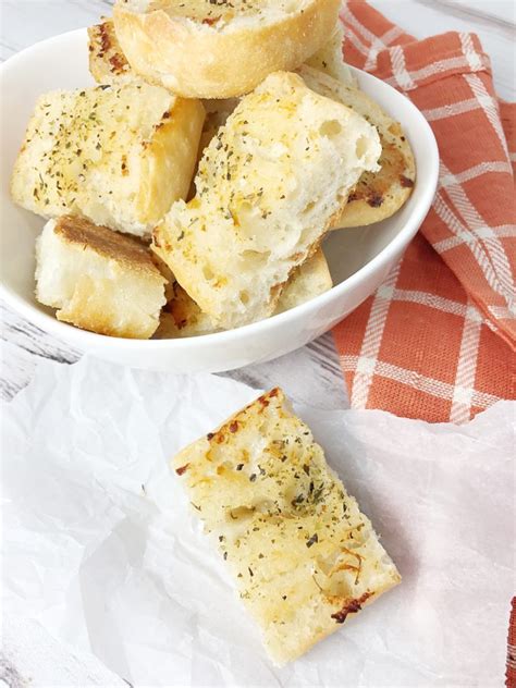 baked-garlic-bread-made-healthier-kelly-lynns image