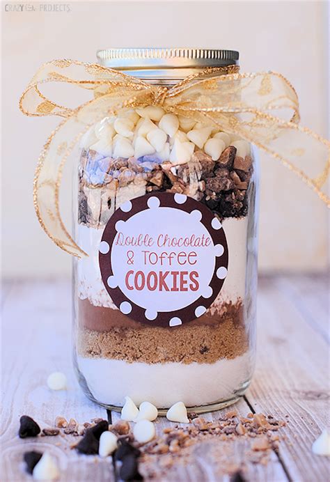 christmas-cookie-mix-in-a-jar-gift-idea-crazy-little-projects image