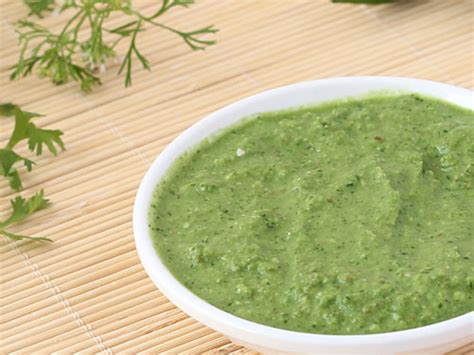 green-chutney-recipe-hot-and-spicy-indian-hari-dhaniya-chutney image