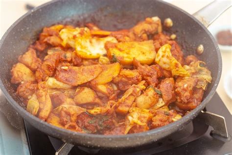 dak-galbi-korean-stir-fried-spicy-chicken-baek image