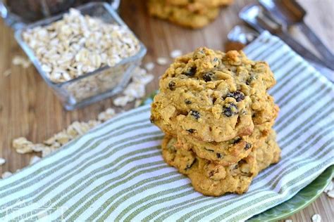 pumpkin-pie-oatmeal-walnut-raisin-cookies-mom image