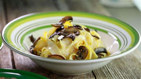 pasta-with-parmesan-fondue-recipe-rachael-ray-show image