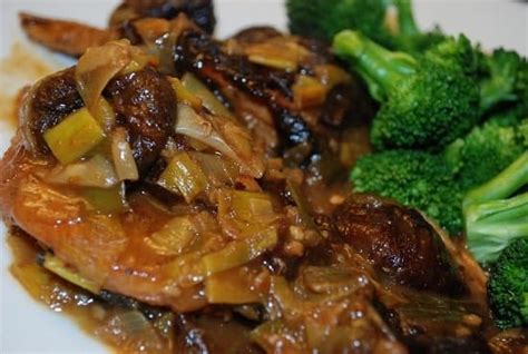moroccan-spiced-chicken-recipe-with-prunes-7-points image