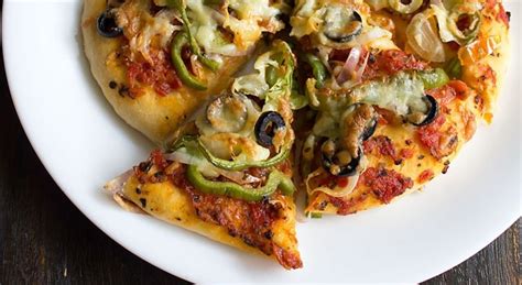 pizza-recipe-best-vegetarian-pizza-dassanas-veg image