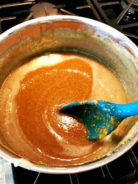 old-fashioned-homemade-caramel-icing-at-home image