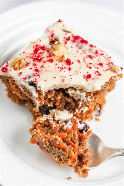 healthy-easy-carrot-cake-baked-oats-ministry-of-curry image