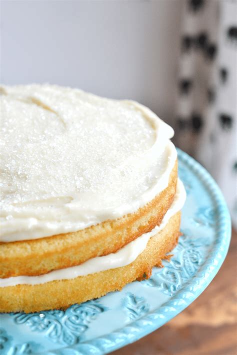 homemade-white-cake-from-scratch-nelliebellie image