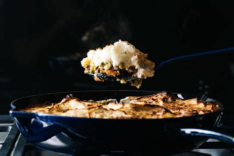 shepherds-pie-with-roasted-garlic-cream-cheese-i image