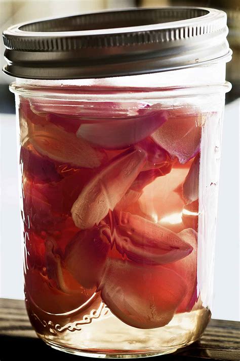 pickled-shallots-recipe-leites-culinaria image