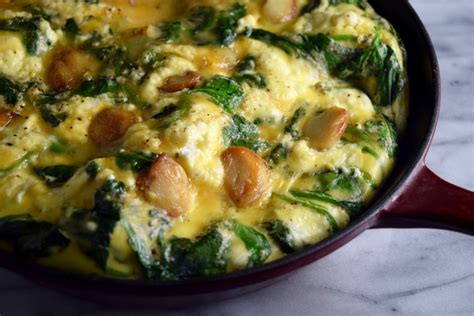 roasted-garlic-spinach-goat-cheese-frittata-the image