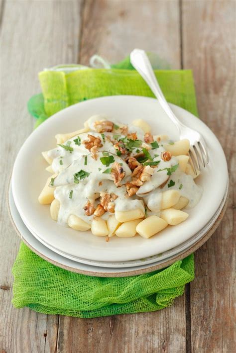 gnocchi-with-pear-and-gorgonzola-cheese-sauce image
