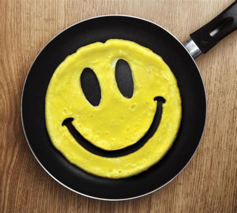 smiley-face-breakfast-mold-for-smiley-shaped-eggs image