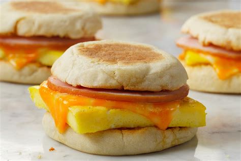 how-to-meal-prep-breakfast-sandwiches-for-the-week image