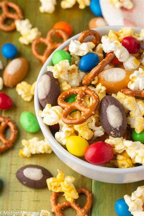 sweet-and-salty-popcorn-snack-mix-midgetmomma image