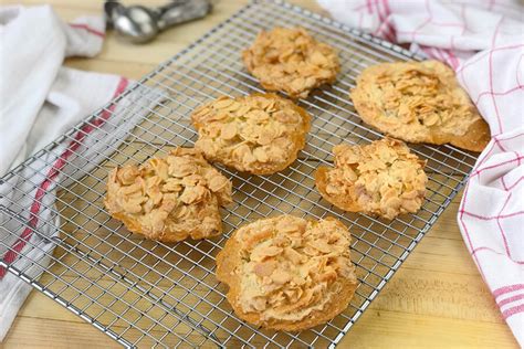 almond-and-coconut-crackle-cookies-ruled-me image
