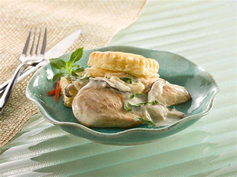 chicken-martinique-over-puff-pastry-perdue image