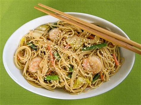 sesame-noodles-with-shrimp-and-vegetables-for image