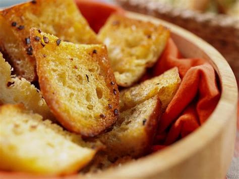 stovetop-garlic-bread-recipe-katie-lee-biegel-food image