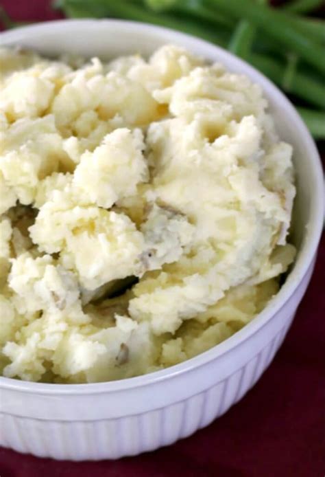 best-mashed-potatoes-easy-creamy-mama-loves image