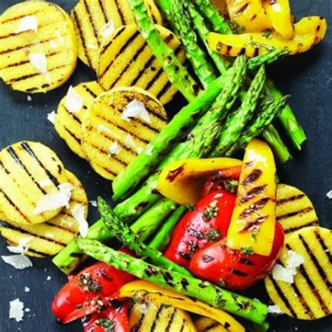sweet-peppers-with-garlic-herb-oil-recipe-chatelainecom image