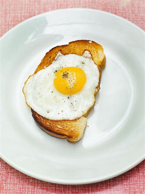 perfect-sunny-side-up-fried-eggs-jamie-oliver-egg image