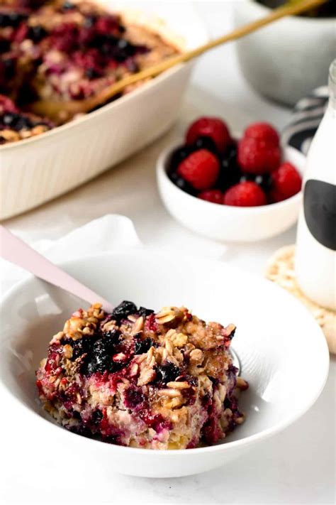 vegan-baked-oatmeal-the-conscious-plant-kitchen image