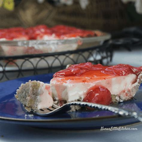 sugar-free-strawberry-cream-cheese-pie image