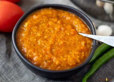 indian-curry-sauce-onion-tomato-bhuna-masala image
