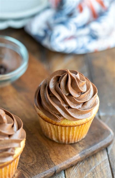 chocolate-cream-cheese-frosting-recipe-i-heart-eating image