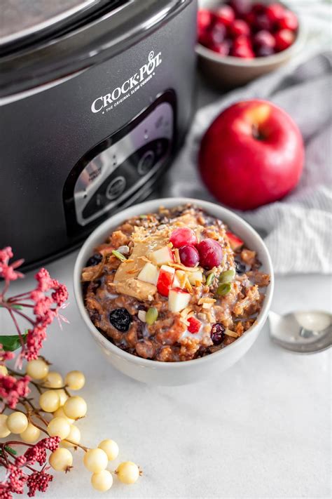 easy-overnight-crockpot-oatmeal-with-apples image