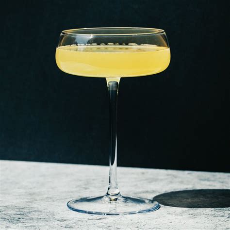 pegu-club-cocktail-recipe-liquorcom image