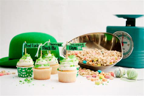 surprise-inside-cupcakes-for-the-little-charmers-in image