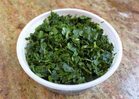 how-to-freeze-fresh-parsley-quick-and-easy-tips image