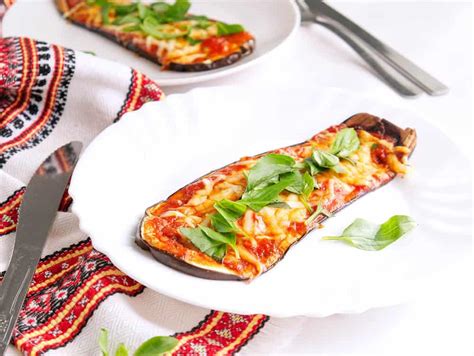 low-carb-healthy-eggplant-parmesan-the-picky-eater image