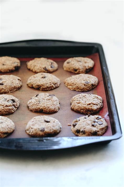 healthy-high-fiber-chocolate-chip-cookies-the-healthy image