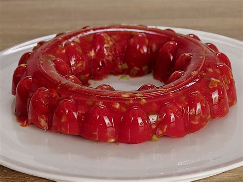 pro-chef-recreates-retro-bhg-tomato-aspic image
