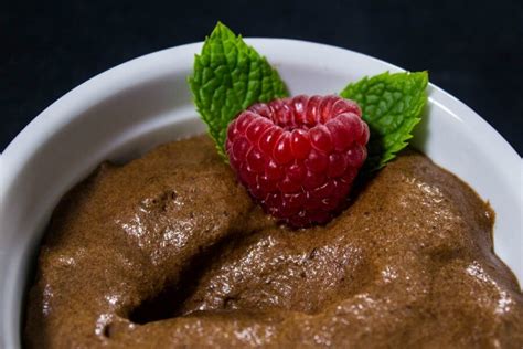 super-easy-chocolate-mousse-from-aquafaba-peta image