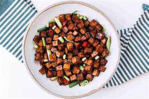 tofu-stir-fry-with-soy-sauce-garlic-and-ginger-posh image