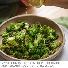 broccoli-with-garlic-and-lemon-mayo-clinic image