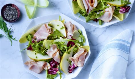 ham-arugula-pear-and-endive-salad-olymel-food image