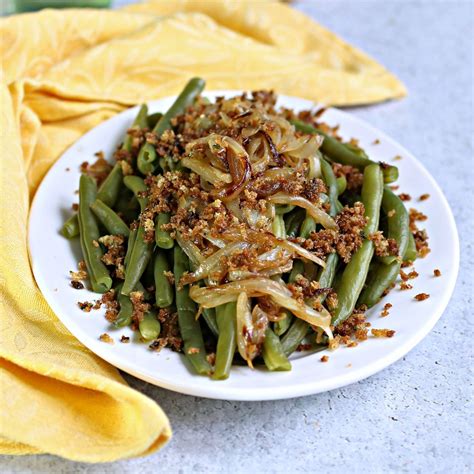 green-beans-with-sauteed-onions-and-crunchy-zaatar image