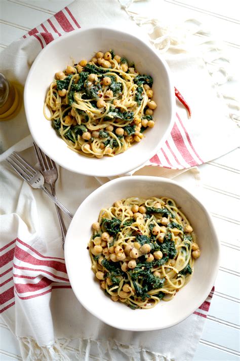 creamy-vegan-kale-chickpea-pasta-the-baking-fairy image